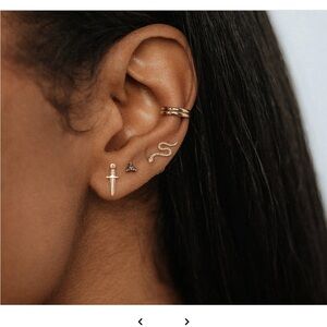 Yellow Gold Dagger Earring